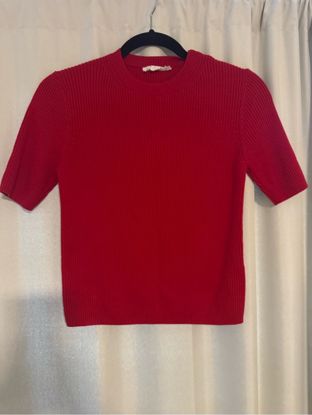 Fitted Red Ribbed Short-Sleeve Knit Top